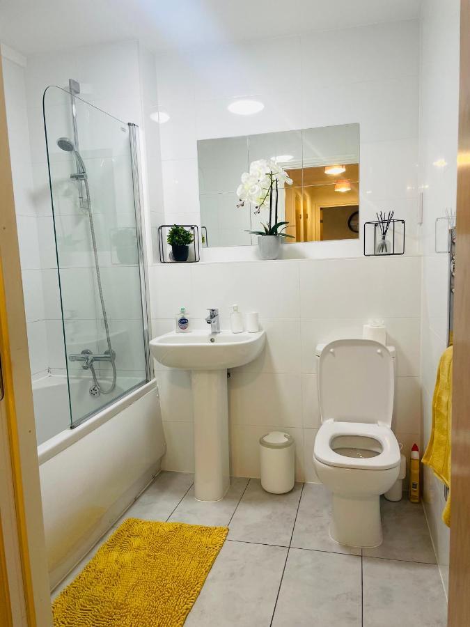 #0509 Two Bedroom Serviced Apartment- Free Parking Дерби Экстерьер фото